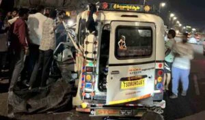అలుగునూర్‌ వంతెనపై అర్ధరాత్రి రోడ్డు ప్రమాదం