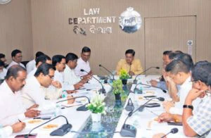 Min reviews Works dept projects, 3-year infra plan