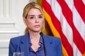 പാം ബോണ്ടിയെ പുറത്താക്കി ട്രംപ്; ടോഡ് ബ്ലാഞ്ച് അമേരിക്കയുടെ പുതിയ അറ്റോര്‍ണി ജനറല്‍ | Pam Bondi Fired US Attorney General