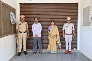 ఈవీఎం గోడౌన్ ను సందర్శించిన కలెక్టర్