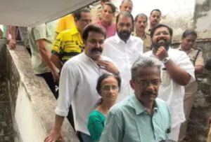 ഇന്ന് കേരളം വിധിയെഴുതുന്ന ദിനം: വോട്ടെടുപ്പ് ആരംഭിച്ചു, വോട്ടര്‍മാരുടെ നീണ്ട നിര, നേരത്തേയെത്തി പ്രമുഖരും സ്ഥാനാര്‍ത്ഥികളും, പലയിടങ്ങളിലും മെഷീൻ തകരാര്‍ | Assembly election