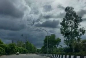 गर्मी के मौसम में तेज बारिश.. ओलावृष्टि से फसलों को नुकसान. कई राज्यों में आज भी अलर्ट