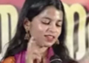 'സ്വര്‍ണ്ണം കട്ടവനാരപ്പ': പാരഡി ഗാനം പാടി കൊല്ലത്ത് ആവേശം വിതറി ബിഹാറിലെ യുവ MLA മൈഥിലി താക്കൂര്‍ | Maithili Thakur