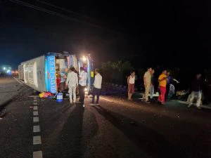 15 injured as Hyva hits bus