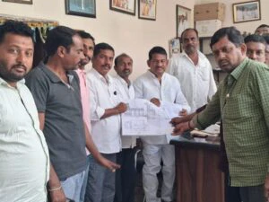 గ్రామస్తుల విజ్ఞప్తికి స్పందించిన మాజీ ఎమ్మెల్యే