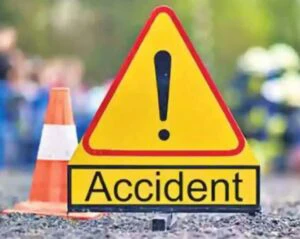 చెట్టును ఢీకొన్న బైక్‌.. ఇద్దరు యువకుల మృతి