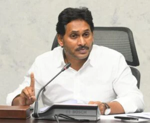 'వైసీపీ శ్రేణుల భార్యలపై మాట్లాడిన మాటలను సమర్థిస్తారా?'
