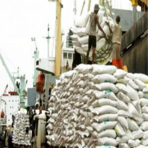 Egypt extends sugar import ban to protect local industry