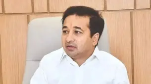 'शाहरुख-सलमान चालतात, मग मुस्लिम का नाही?' आयोगाचा नितेश राणेंना सवाल,दांडियात मुस्लिमांना प्रवेश नाकारण्यावरून नवा वाद
