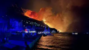 Croatia Wildfire: Massive Inferno Tears Through Omis In Split-Dalmatia as Homes and Cars Burn | WATCH