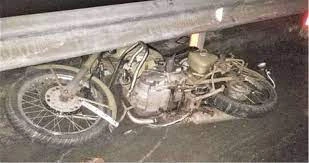 അമിതവേഗത്തിലെത്തിയ കാര് വാഹനങ്ങളെ ഇടിച്ചശേഷം കടന്നുപോയി