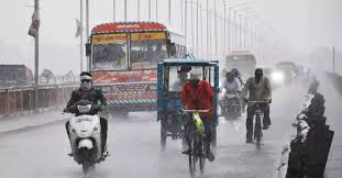 यूपी में धूलभरी आंधी और बारिश ने उजाड़े कई घर, कई जिलों में घटनाओं से 18 लोगों की मौत