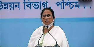 బెంగాల్ సీఎం మమత ఇటలీ టూర్కు కేంద్రం అనుమతి నిరాకరణ