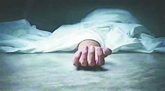 Garhwa News :  जंगल में पेड़ से लटकता मिला अधेड़ का शव, मातम पसरा