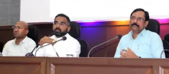ಕೂಲಿ ಕಾರ್ಮಿಕರಿಗೆ ಬಾಕಿ ಕೂಲಿ ಪಾವತಿಸಿ
