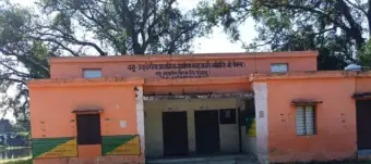 Basti : सचिवों की हड़ताल से सहकारी समितियों पर लटके ताले