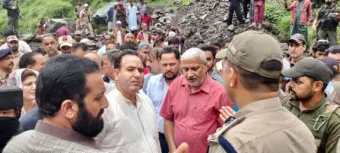 Sunil, Sham Lal visit flood-hit areas of Poonch- Rajouri, review relief & rehabilitation measures