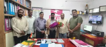 હળવદ જીઆઇડીસી એસોસિએશન દ્વારા પીજીવીસીએલના નવનિયુક્ત એકઝીકયુટીવ એન્જિનિયરનું સન્માન