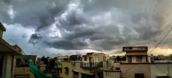 Daily weather tracker: Monsoon's changing mood; heavy rain in some states, humid heat in others