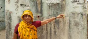 Prayagraj News: विकास के दावों के बीच प्यास से जूझ रहे लोग, महीनों से खराब बोर और टंकी