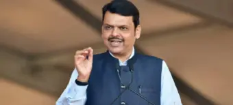 मुख्यमंत्री फडणवीस दिल्लीला रवाना, चर्चांना उधाण