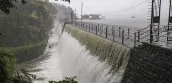 Powai Lake Overflows, But Water Still Less In 7 Reservoirs Supplying Water To Mumbai