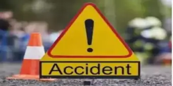 بھنڈارہ میں کار اور موٹر سائیکل کی ٹکر سے پنجاب کے 2 مزدور شدید زخمی