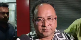 দত্তপুকুরে বিস্ফোরক বোঝাই গাড়ি উদ্ধার, গ্রেপ্তার গাড়ি মালিক শেখ রাকিবুল ইসলাম