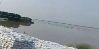 پانی کی بڑھتی ہوئی سطح کے پیش نظر پشتوں کی 24 گھنٹے نگرانی کا حکم، سیلاب سے بچاؤ کے لیے تمام ضروری تیاریاں مکمل کرنے کاحکم