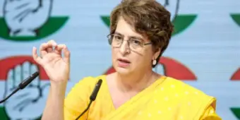 महिलाओं की सुरक्षा करने में समाज और सरकार दोनों विफल : कोई जिम्मेदारी लेने के लिए तैयार नहीं, प्रियंका ने कहा- महिलाओं के विकास की सिर्फ खोखली बातें