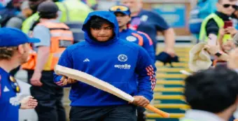 ஆச்சருக்கு முதல் பந்திலேயே சிக்ஸர் அடித்து டாச்சர்; முதலாவது T20 சர்வதேச போட்டியில் களமிறங்கியுள்ள 15 வயது பாலகன் வைபவ் சூர்யவன்ஷி ..!