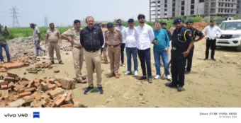 नोएडा के ग्राम झट्टा में प्राधिकरण का बुलडोजर एक्शन, 22,670 वर्गमीटर भूमि कराई अतिक्रमण मुक्त
