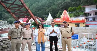'हनुमान अंश' की प्रोड्यूसर अनुप्रिया नागर पहुंची कैंची धाम, परिवार के साथ किए बाबा नीब करोरी के दर्शन