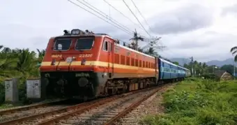 ഇനി കൗണ്ടറില്‍ നിന്ന് എടുക്കുന്ന റിസര്‍വേഷന്‍ ടിക്കറ്റിനും ഇന്‍ഷുറന്‍സ് പരിരക്ഷ; ചൊവ്വാഴ്ച മുതല്‍ പ്രാബല്യത്തില്‍