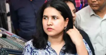 വീണയുടെ സ്വത്തുകള്‍ മരവിപ്പിയ്ക്കാന്‍ ഇ.ഡിയുടെ നീക്കം, രാഷ്ട്രീയമായി പ്രതിരോധിക്കാന്‍ ലഘുലേഖ പുറത്തിറക്കി സി.പി.ഐ.എം. എക്സാലോജിക് വിവാദത്തില്‍ പുതിയ അങ്കം