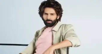Kartik Aaryan Recovers at Home After Knee Surgery, Says Spokesperson
