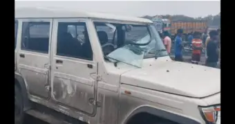JHARKHAND NEWS :                                              निरसा के चापापुर में CISF और ग्रामीणों में झड़प,कोयला चोर के आरोप में महिला की पिटाई