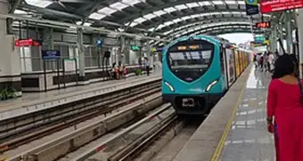 കൊച്ചി മെട്രോയില്‍ ഇനി കാത്തിരിപ്പ് കുറയും; തിരക്കേറിയ സമയങ്ങളില്‍ സര്‍വീസുകള്‍ കൂട്ടി