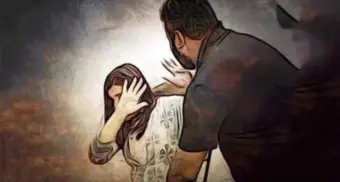 "அடச்சீ." நீங்களா பொம்பளைங்கள?. இளம் பெண்ணுக்கு நடந்த கொடூரம். பொதுவெளியில் தலை தூக்கும் அநியாயம். கூடிய மக்கள் கூட்டம். அலறிய அடித்து ஓட்டம். பதைபதைக்க வைக்கும் வீடியோ.!
