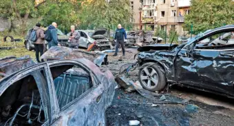 Russian strikes kill three across Ukraine