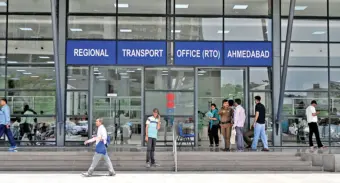 2,976 driving licences  suspended in 2.5 yearsRTO suspends licences, often of motorists involved in fatal accidents, on the recommendations of Traffic Police