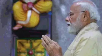 PM ਮੋਦੀ ਦਾ 25 ਸਾਲਾਂ ਦਾ ਸਿਆਸੀ ਸਫ਼ਰ, ਵਿਨਾਇਕ ਮੰਦਰ 'ਚ ਟੇਕਿਆ ਮੱਥਾ