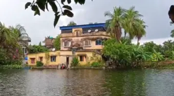 লোহার গ্রিল ভেঙে বাড়িতে হানা, বেলঘড়িয়ায় লক্ষাধিক টাকা ও সোনার গয়না নিয়ে চম্পট দুষ্কৃতীরা।