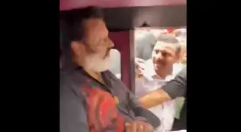 ഔദ്യോഗിക വാഹനം വരാൻ വൈകി; ഓട്ടോറിക്ഷയില്‍ യാത്ര ചെയ്ത് കേന്ദ്രമന്ത്രി സുരേഷ് ഗോപി