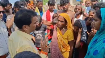 ভূতনির ভাঙন কবলিত এলাকা ঘুরে দেখলেন বিধায়ক, কাজের মান নিয়ে বাসিন্দাদের অভিযোগ শুনলেন।