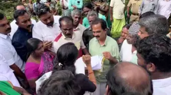 ഗവിയില്‍ കൊല്ലപ്പെട്ട അങ്കണവാടി ജീവനക്കാരിയുടെ കുടുംബത്തെ സന്ദര്‍ശിച്ച്‌ വനിതാ ശിശു വികസന വകുപ്പു മന്ത്രി ബിന്ദു കൃഷ്ണ: സര്‍ക്കാര്‍ സഹായം എത്രയും വേഗം കുടുംബത്തിന് നല്‍കുമെന്ന് മന്ത്രി