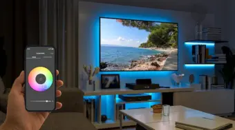 10 Movies That Predicted Smartphones, AI, and Smart Homes Years Ago