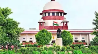 सरकारी नौकरी पर सुप्रीम कोर्ट का बड़ा फैसला, ज्यादा पढ़े-लिखे लोगों को लगा तगड़ा झटका