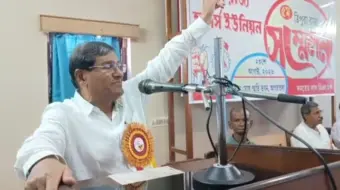 জেন-জি আন্দোলনের শিক্ষা নিয়ে সরকার পরিবর্তনের ডাক মানিক দে-র