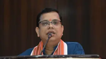 দত্তক গ্রহণে আইন সরলীকরণে রাজ্যের হাত নেই, সমন্বয়ের উপর জোর দিলেন মন্ত্রী টিংকু